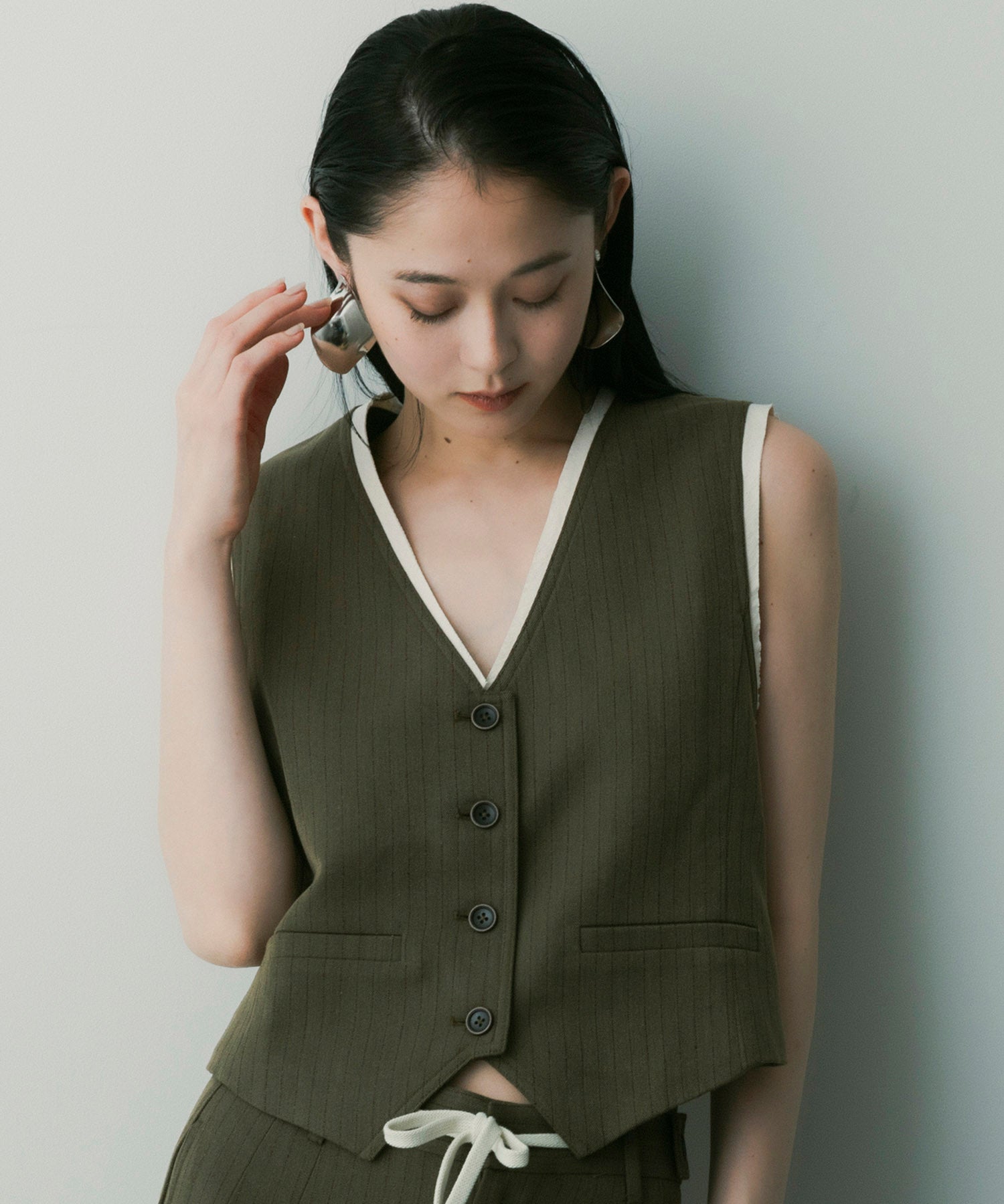 ストライプパイピングジレ