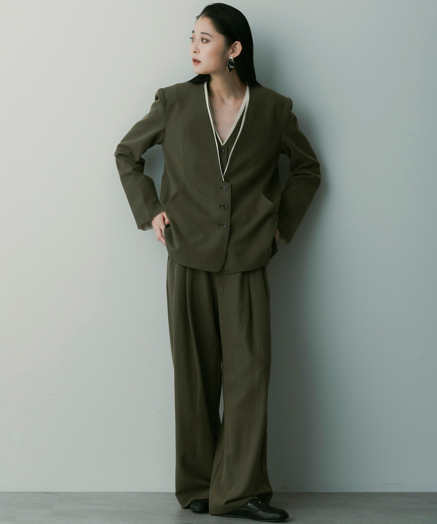 ストライプパイピングジレ