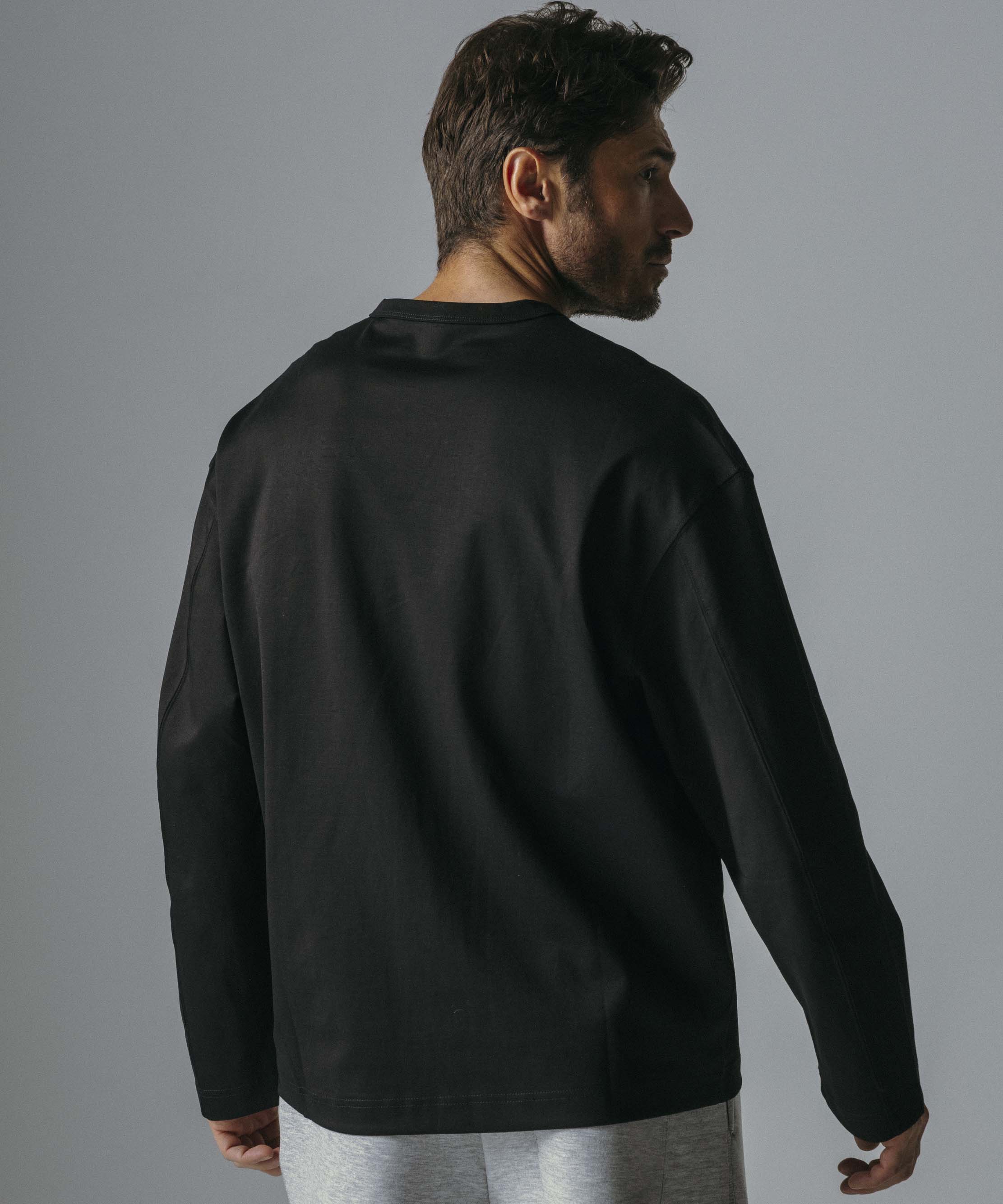 Vスリットネック ロングスリーブTシャツ