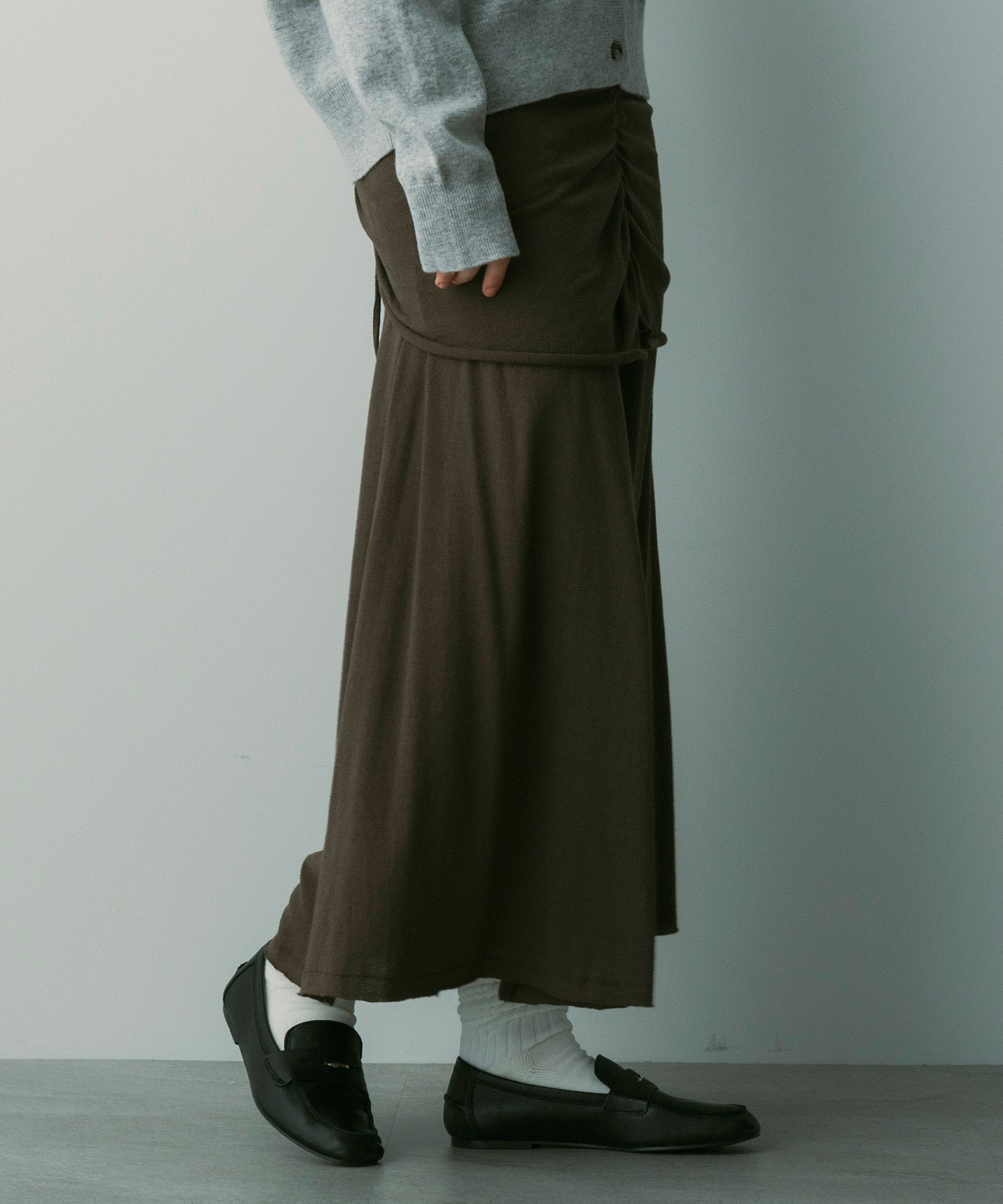 ドローストリングロングスカート